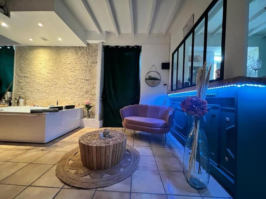 Suite Romance - Jacuzzi Море-сюр-Луан Экстерьер фото